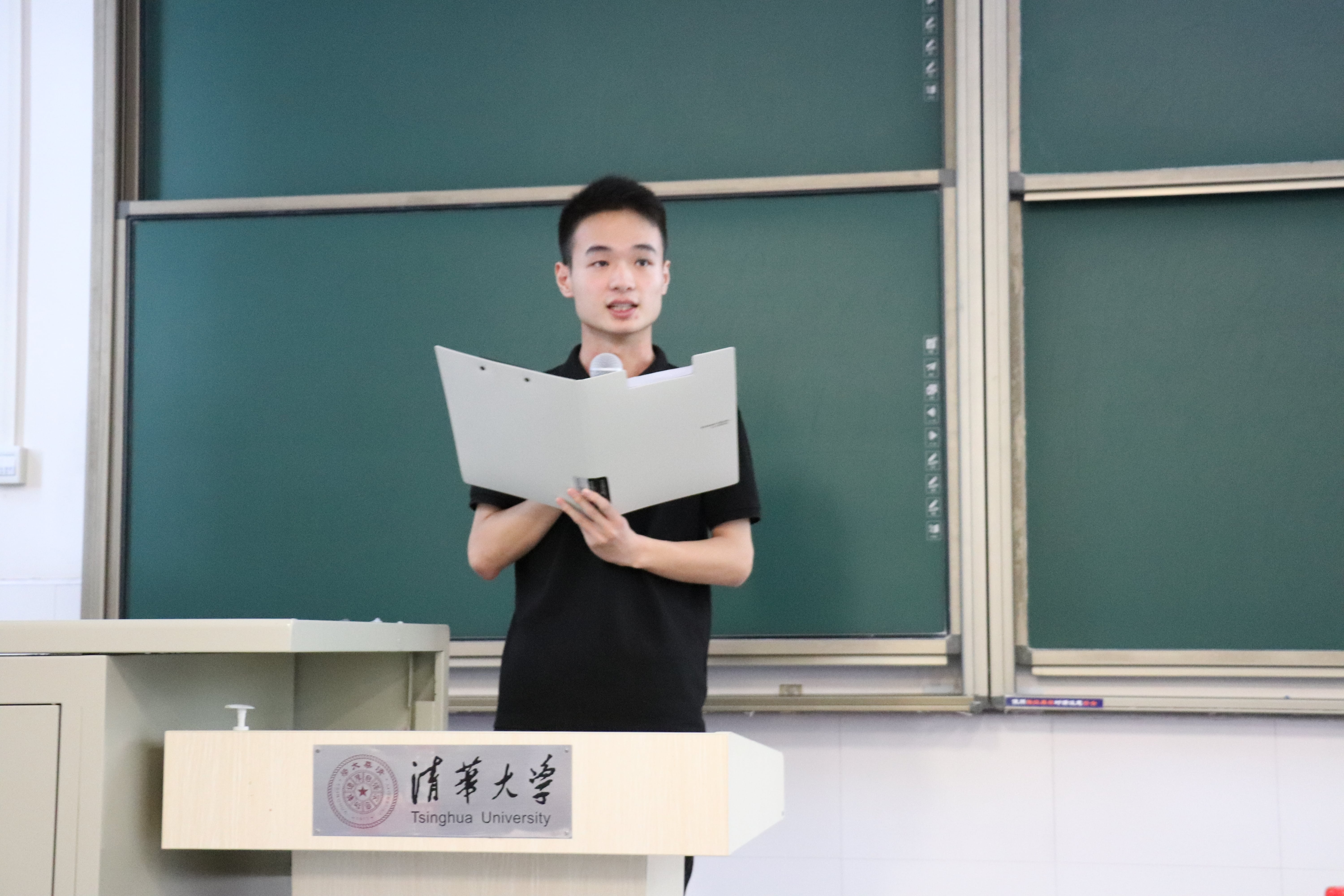 1631761125493058180.jpg 20210903-2021级本科生迎新会-未知-陈阔发言-min.jpg