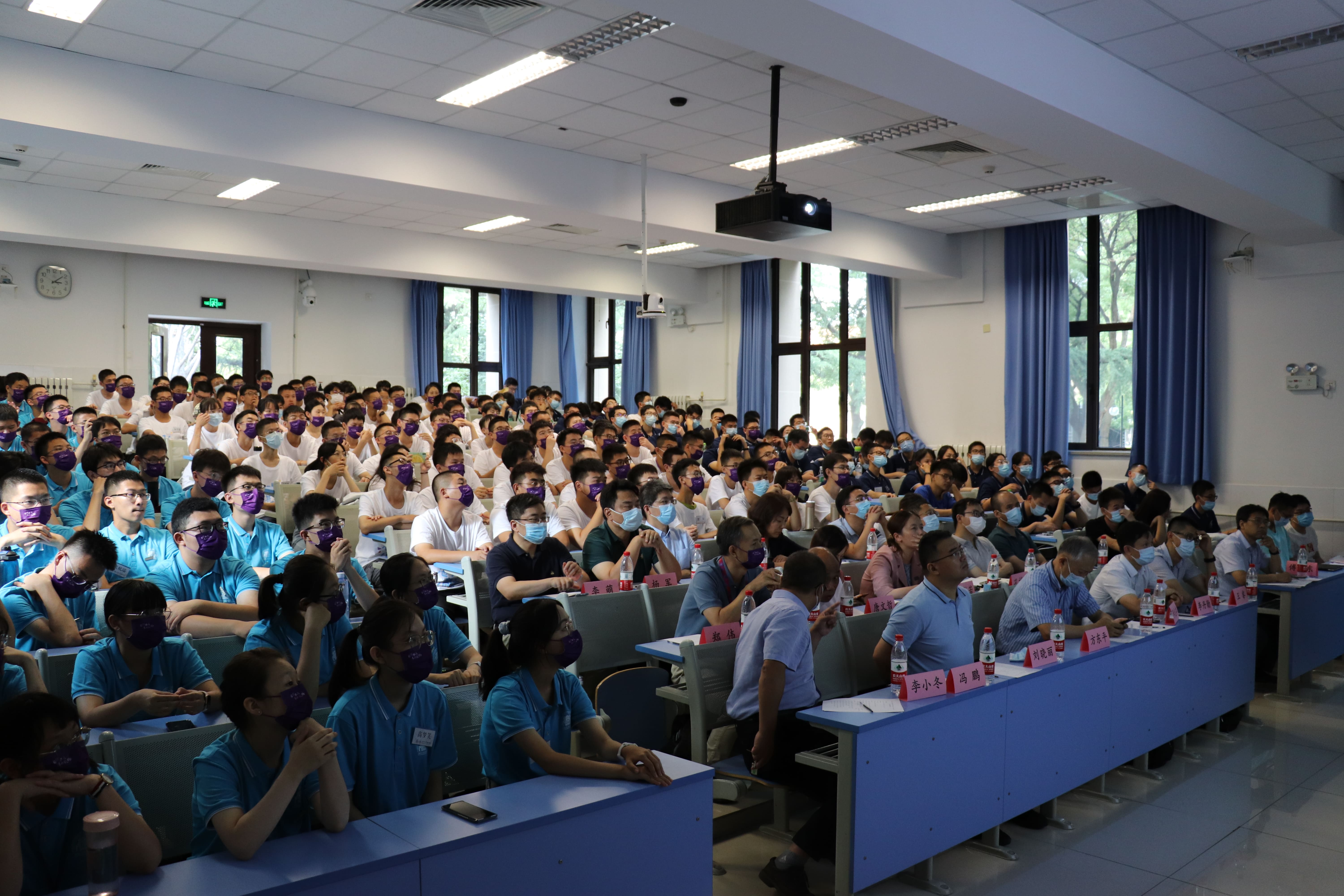 1631760726224073857.jpg 20210903-2021级本科生迎新会-未知-迎新会现场-min.jpg