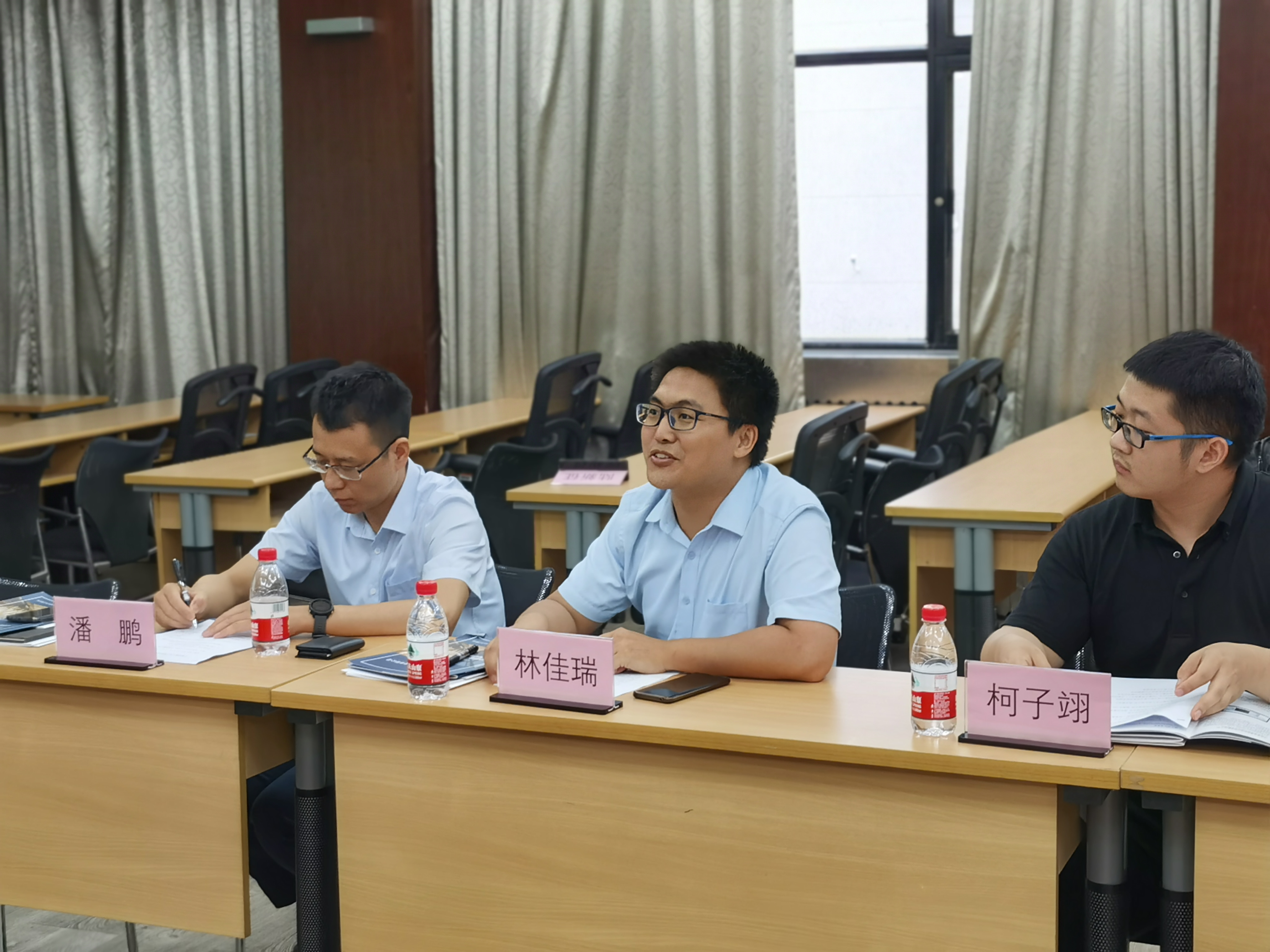 1629093405267086462.jpg 林佳瑞介绍力学计算与仿真实验室情况-min.jpg